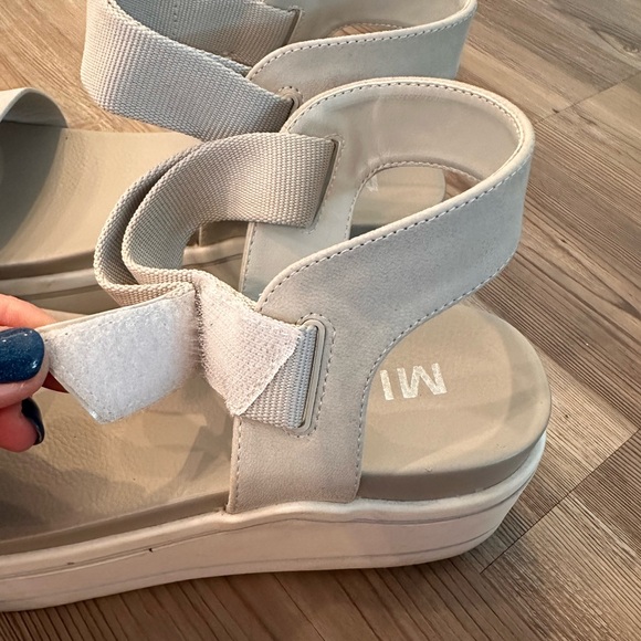 MIA Women's Sandals in Light Gray - Picture 7 of 8